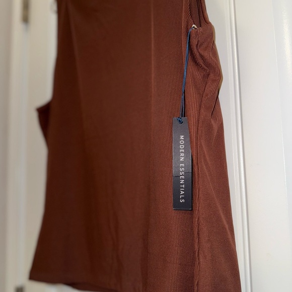 Tahari Brown Sleeveless Muscle Tee - Picture 4 of 10